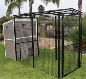 Rugged Ranch Chalet Coop Set