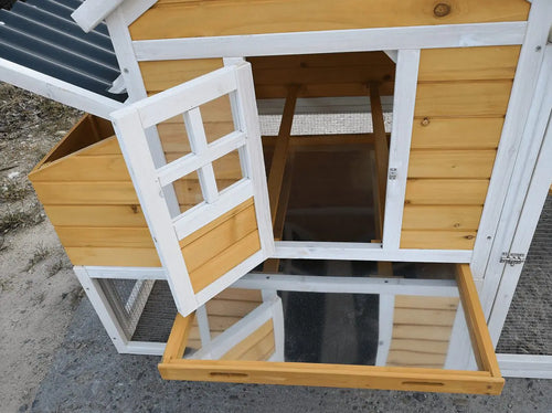 Rugged Ranch Laredo Wood Coop